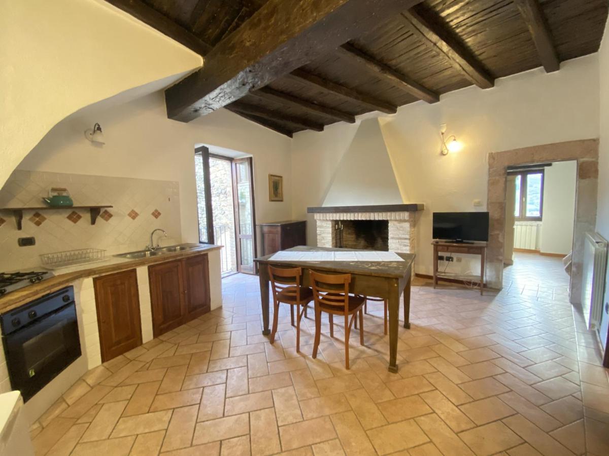 Borgo San Valentino Aparthotel Arrone Ngoại thất bức ảnh