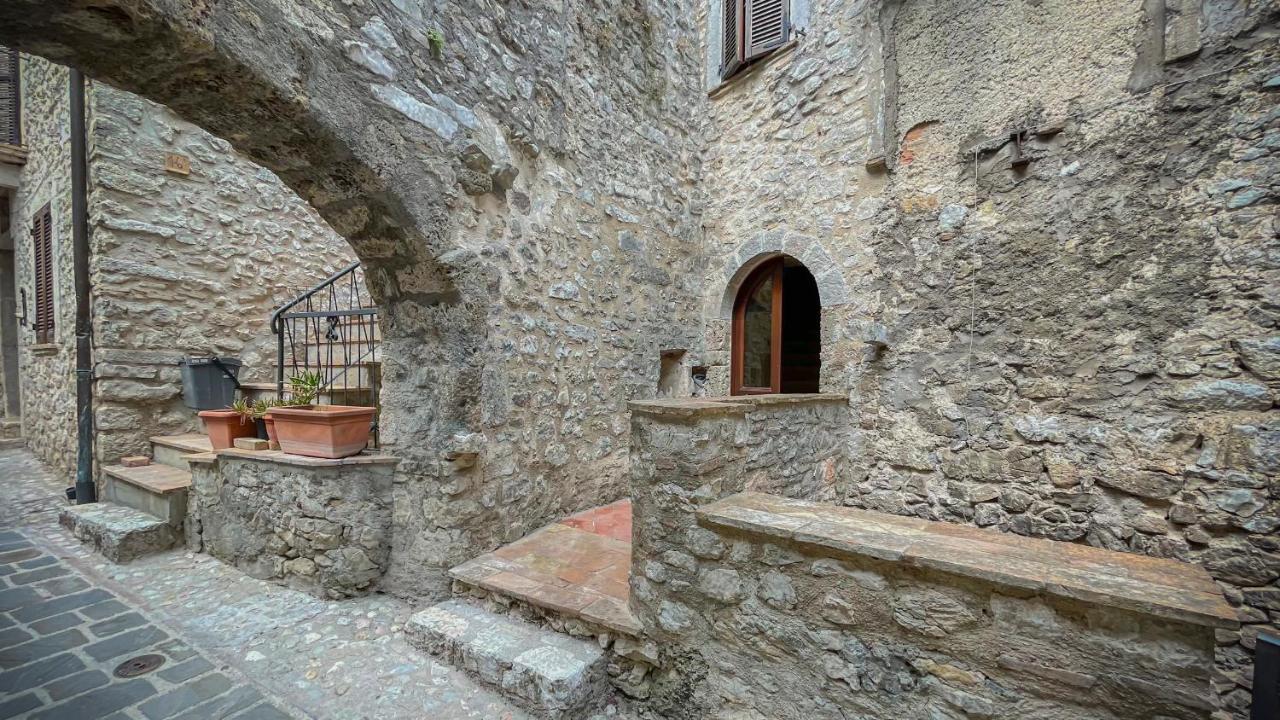 Borgo San Valentino Aparthotel Arrone Ngoại thất bức ảnh