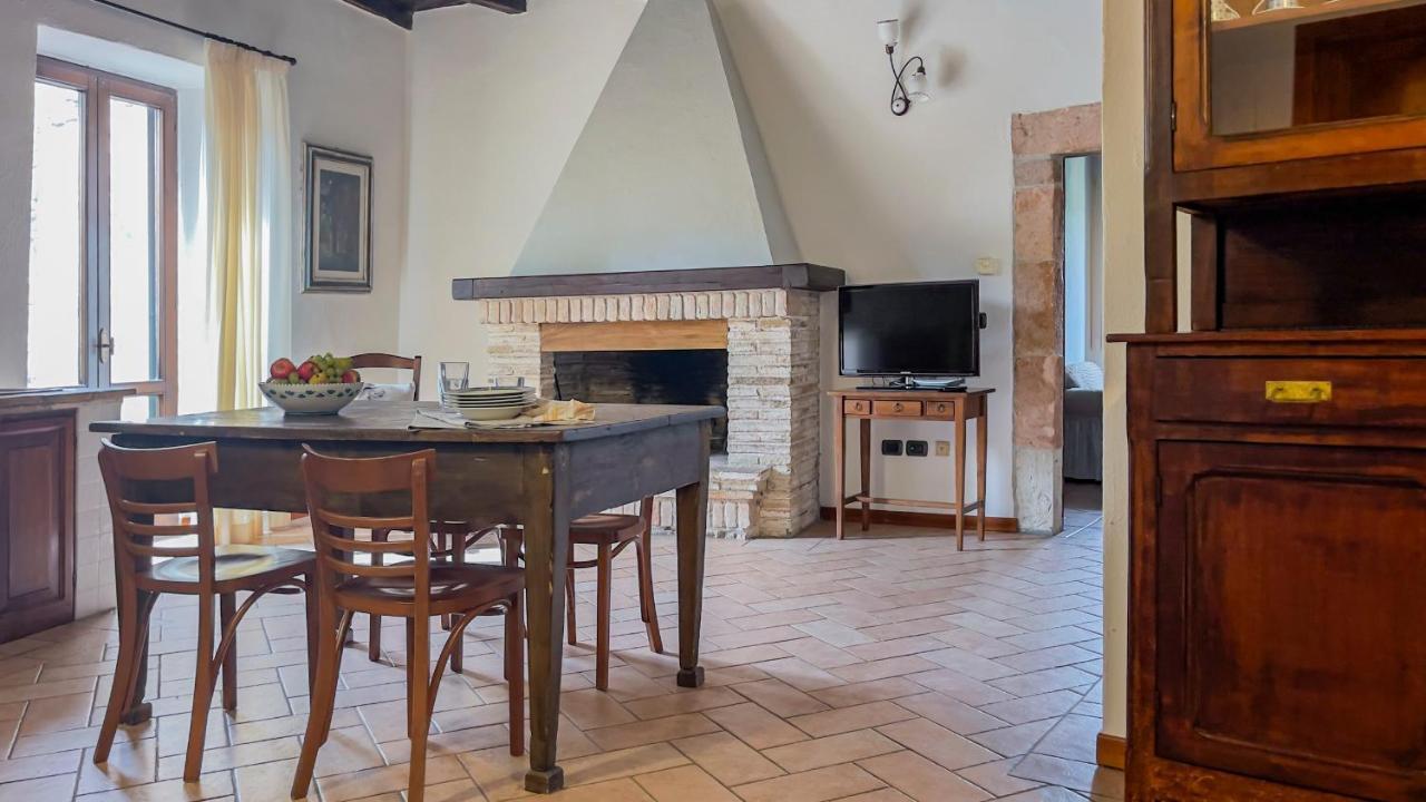 Borgo San Valentino Aparthotel Arrone Ngoại thất bức ảnh