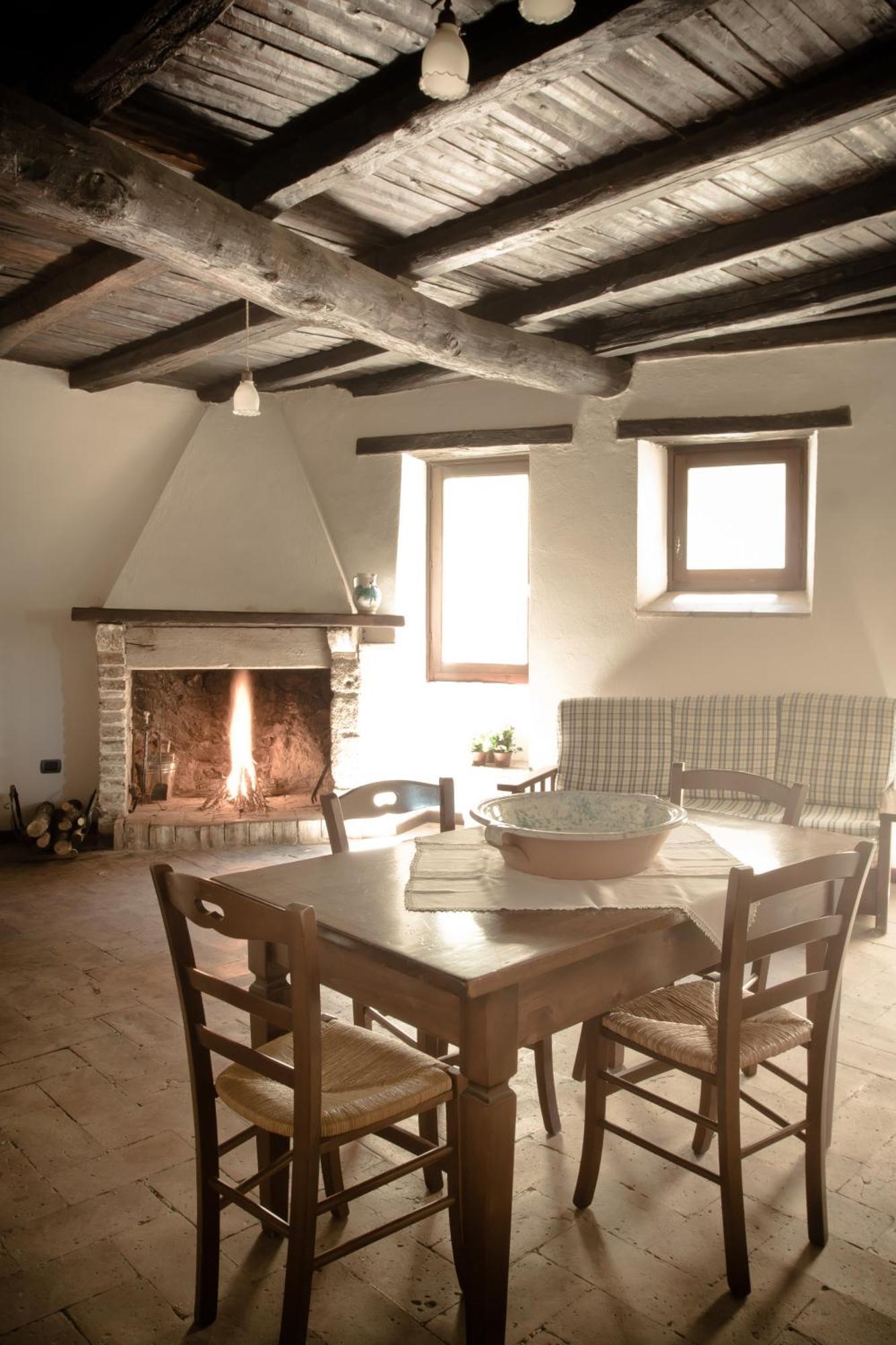 Borgo San Valentino Aparthotel Arrone Ngoại thất bức ảnh